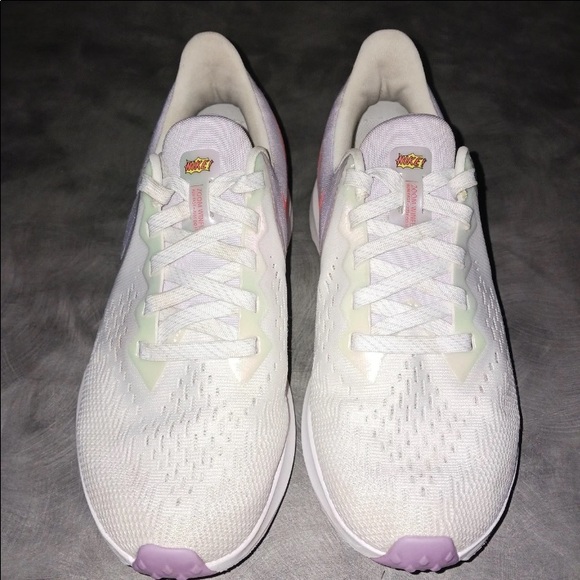 Nikes - Picture 4 of 5